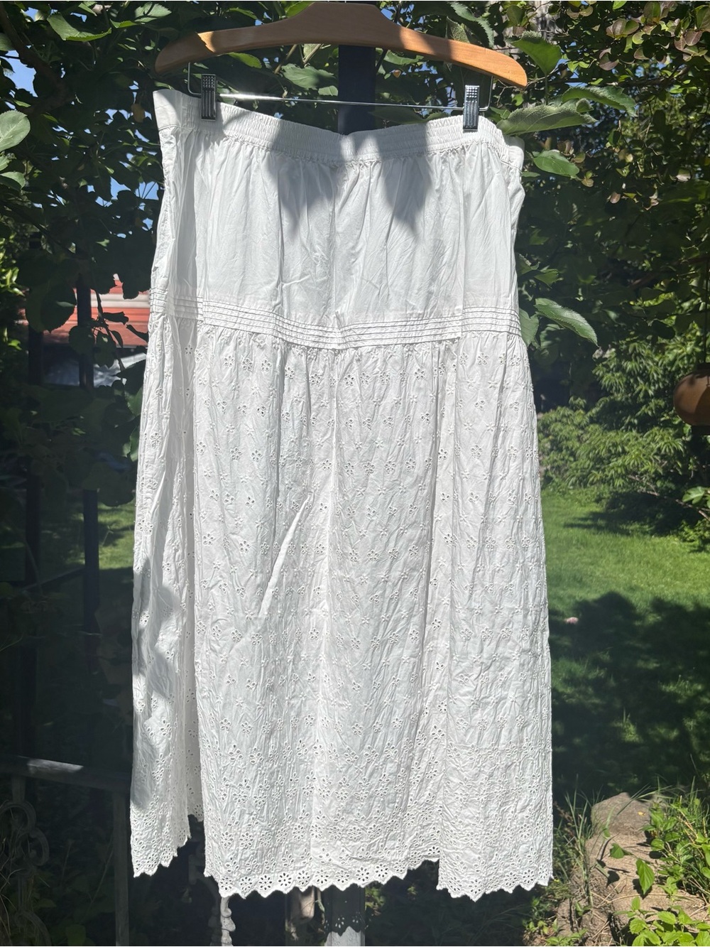 Dôen X GAP White Eyelet Midi Skirt with Scalloped Hem - Picture 3 of 6